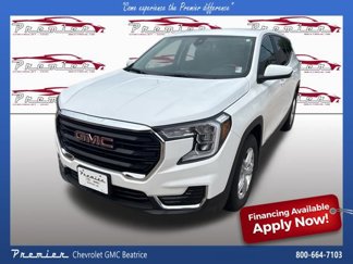 Used 2022 GMC Terrain SLE image 1