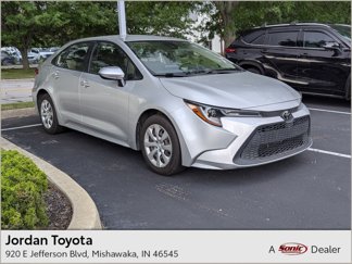 Used 2022 Toyota Corolla LE image 1