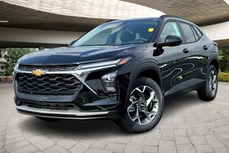 New 2025 Chevrolet Trax LT w/ Driver Confidence Package image 1