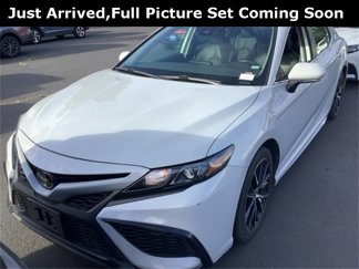 Certified 2022 Toyota Camry SE image 1