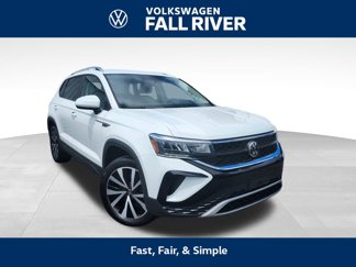 Certified 2022 Volkswagen Taos SE image 1