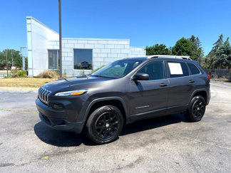 Used 2017 Jeep Cherokee Latitude w/ Cold Weather Group image 1