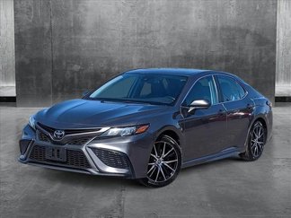 Used 2022 Toyota Camry SE image 1