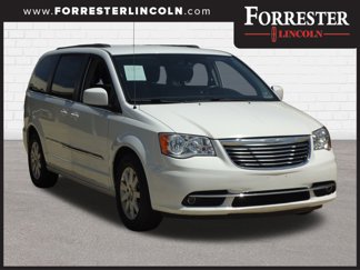 Used 2015 Chrysler Town & Country Touring image 1