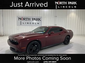 Used 2020 Dodge Challenger SXT image 1