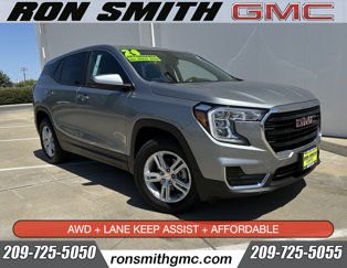 Used 2024 GMC Terrain SLE image 1