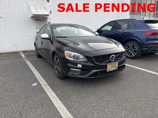 Used 2015 Volvo S60 T6 R-Design image 1
