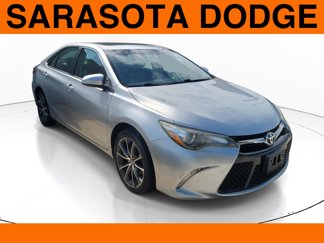 Used 2015 Toyota Camry XSE image 1
