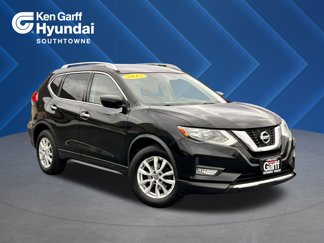Used 2017 Nissan Rogue SV image 1