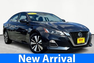 Used 2022 Nissan Altima 2.5 SV w/ SV Premium Package image 1