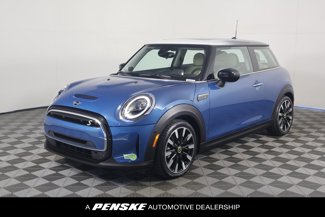 Used 2023 MINI Cooper SE w/ Driver Assistance Package image 1