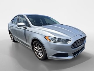 Used 2016 Ford Fusion SE image 1