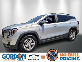 Used 2022 GMC Terrain SLE w/ Driver Convenience Package image 1