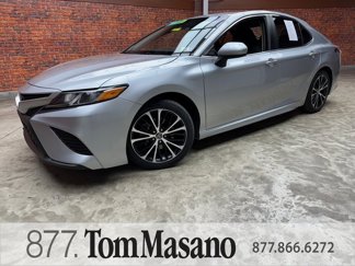 Used 2018 Toyota Camry SE image 1