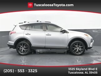 Used 2017 Toyota RAV4 SE image 1