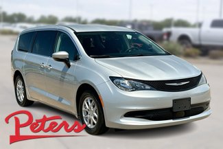 Used 2023 Chrysler Voyager LX image 1