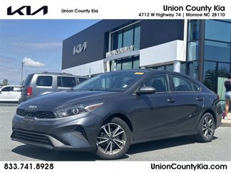 Certified 2022 Kia Forte LXS image 1