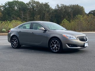 Used 2017 Buick Regal Sport Touring image 1
