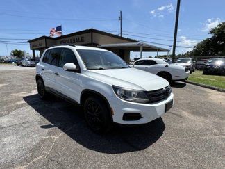 Used 2016 Volkswagen Tiguan S image 1
