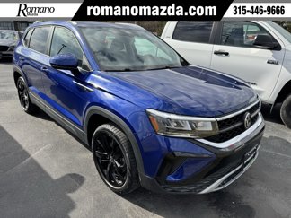 Used 2022 Volkswagen Taos SE w/ Panoramic Sunroof Package image 1