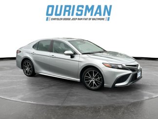 Used 2022 Toyota Camry SE image 1