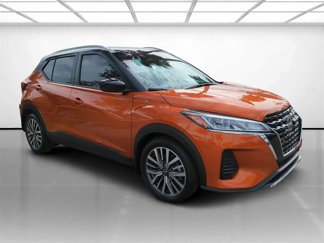 Used 2023 Nissan Kicks SV image 1