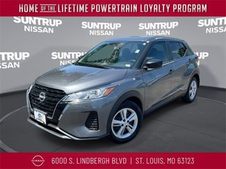 Used 2023 Nissan Kicks S image 1