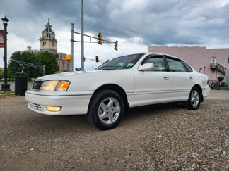 Used 1998 Toyota Avalon XL image 1