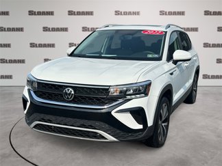Used 2022 Volkswagen Taos SE image 1