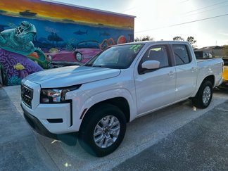 Used 2022 Nissan Frontier SV image 1