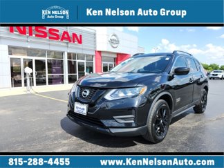 Used 2017 Nissan Rogue SV image 1
