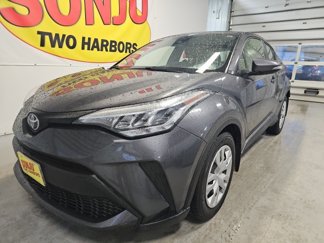 Used 2022 Toyota C-HR XLE image 1