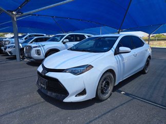 Used 2018 Toyota Corolla LE image 1