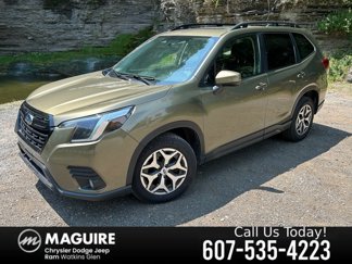 Used 2022 Subaru Forester Premium image 1