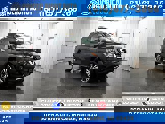 Used 2019 Nissan Pathfinder SV image 1
