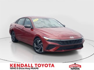 Used 2025 Hyundai Elantra Sport image 1