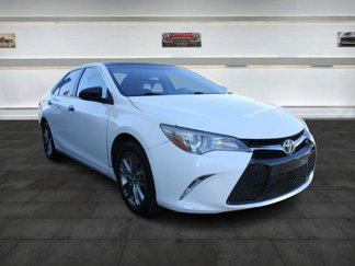 Used 2017 Toyota Camry SE image 1