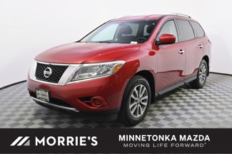 Used 2016 Nissan Pathfinder S image 1