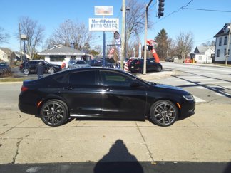 Used 2015 Chrysler 200 S image 1