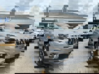 Used 2019 Jeep Cherokee Limited image 1