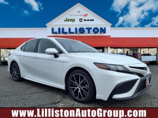 Used 2023 Toyota Camry SE image 1