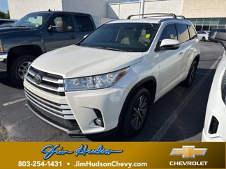 Used 2017 Toyota Highlander XLE image 1