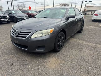 Used 2010 Toyota Camry LE image 1