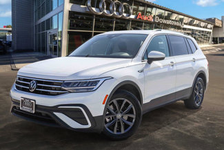 Used 2022 Volkswagen Tiguan SE w/ Panoramic Sunroof Package image 1