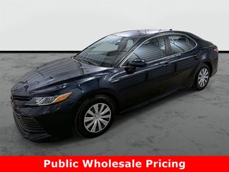 Used 2020 Toyota Camry LE image 1
