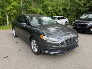 Used 2018 Ford Fusion SE image 1