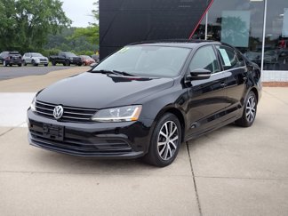 Used 2017 Volkswagen Jetta SE image 1