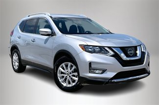 Used 2017 Nissan Rogue SV image 1
