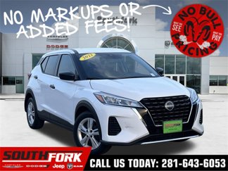 Used 2022 Nissan Kicks S image 1