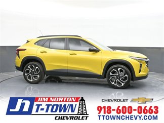 New 2025 Chevrolet Trax RS image 1
